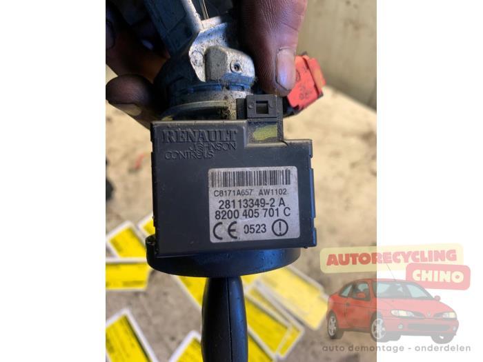 Serrure de contact + clé d'un Renault Kangoo, Renault, -, 3 mois de garantie, Utilisé
