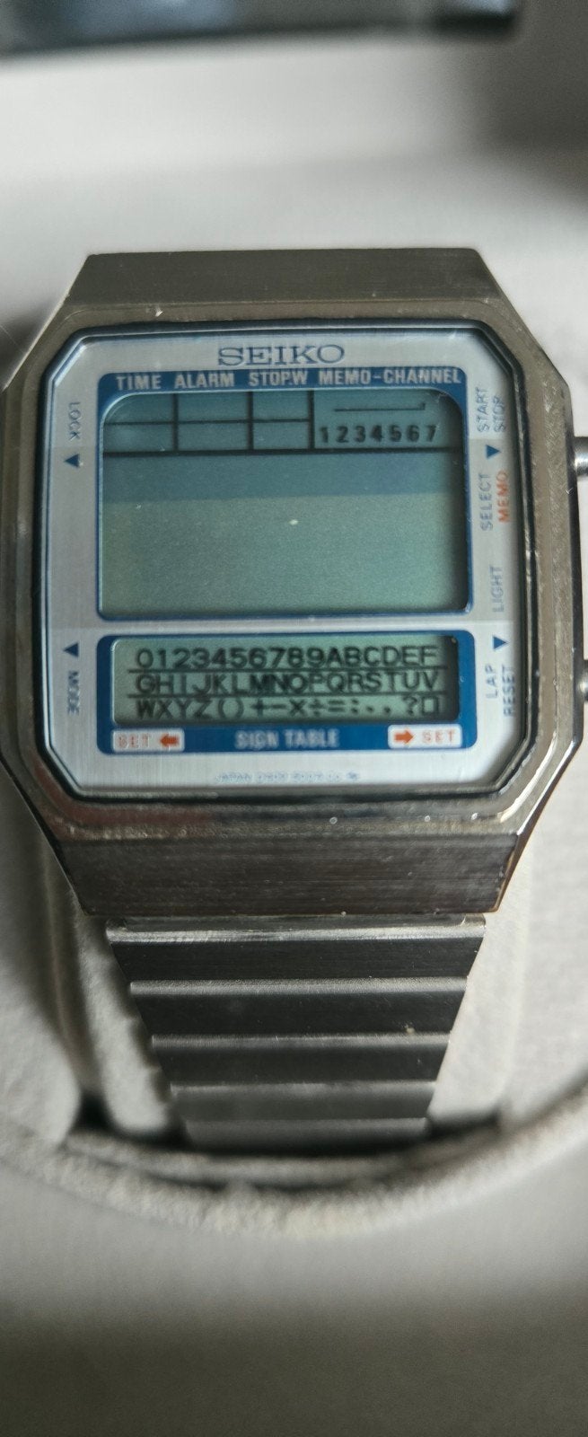 Seiko Memo D409-500A: période 1980., Bijoux, Sacs & Beauté, Seiko, Enlèvement ou Envoi, Acier, Utilisé
