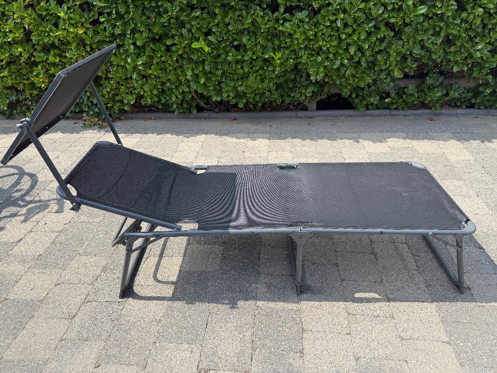 opplooibaar ligbed, Tuin en Terras, Ligbedden, Ophalen, Zo goed als nieuw, Kunststof, Inklapbaar