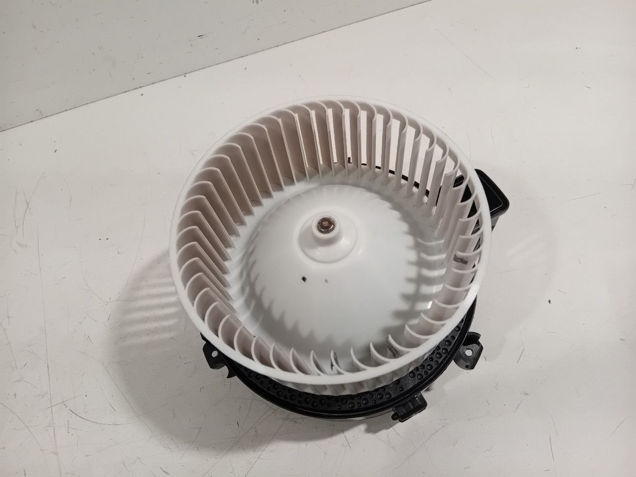 Kachel ventilator motor Volvo XC60, Onderdelen@venauto.nl, Van der Ven Autorecycling B.V., Ettenseweg 76, 4706 PB Roosendaal, The Netherlands