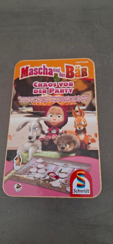 Macha en beer spel, Enlèvement