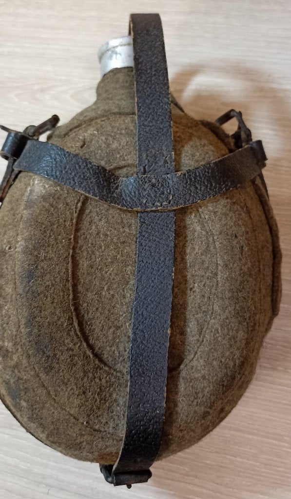 Gourde Allemande d'infirmier avec étui en feutre de 1942 ww2, Collections, Envoi, Armée de terre, Autres types