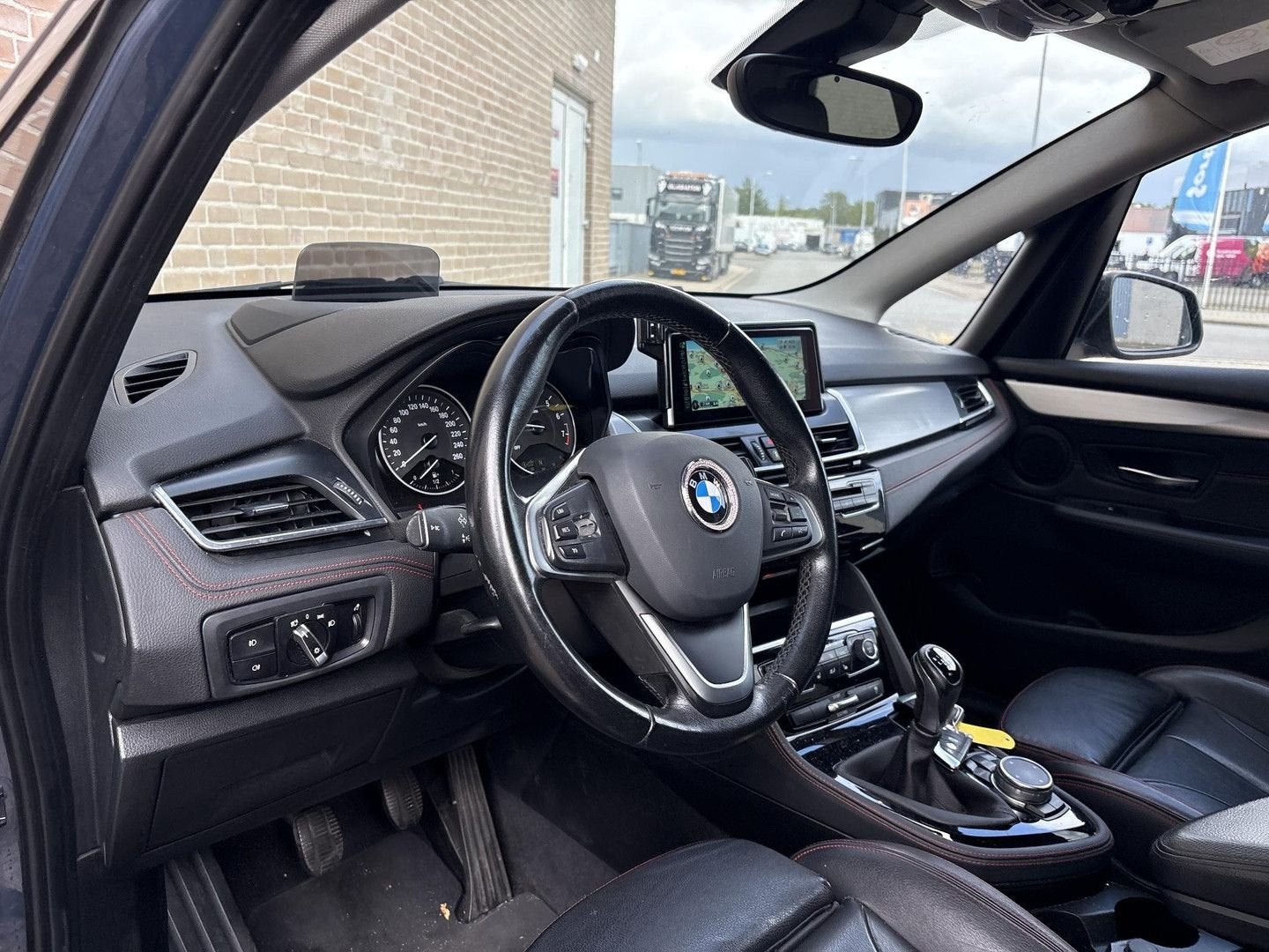 BMW 218 Active Tourer 2-serie 218i High Executive | Dakota L, Auto's, Monovolume, Bedrijf, Handgeschakeld, Zilver of Grijs