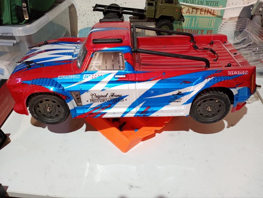 Arrma infraction Resto mod RTR 1/8 perfecte staat, Zo goed als nieuw, Auto onroad, RTR (Ready to Run), Overige schalen