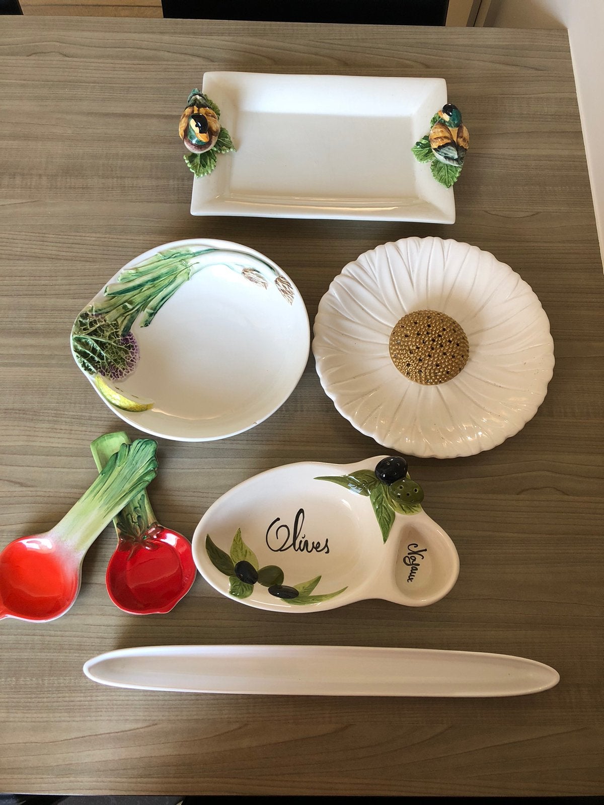 Assiettes apéritives variées, Enlèvement