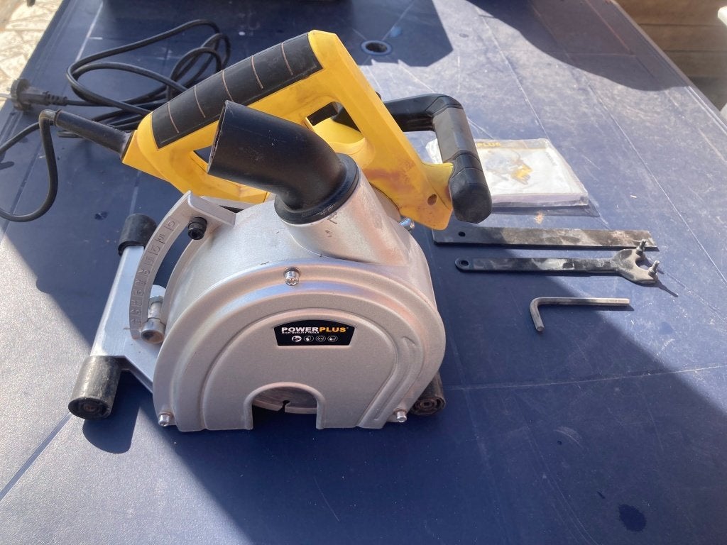Powerplus sleuvenfrees, Bricolage & Construction, Outillage | Meuleuses, Enlèvement, Utilisé, 1000 watts ou plus, Autres types