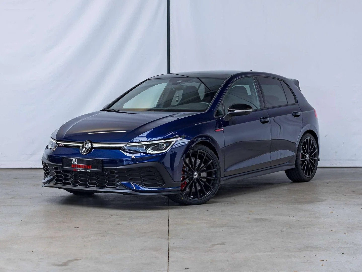 Volkswagen Golf GTI CLUBSPORT|AKRAPOVIC|HARMAN-KARDON|IQ-LIG, Autos, Achat, Euro 6, Noir, 151 g/km