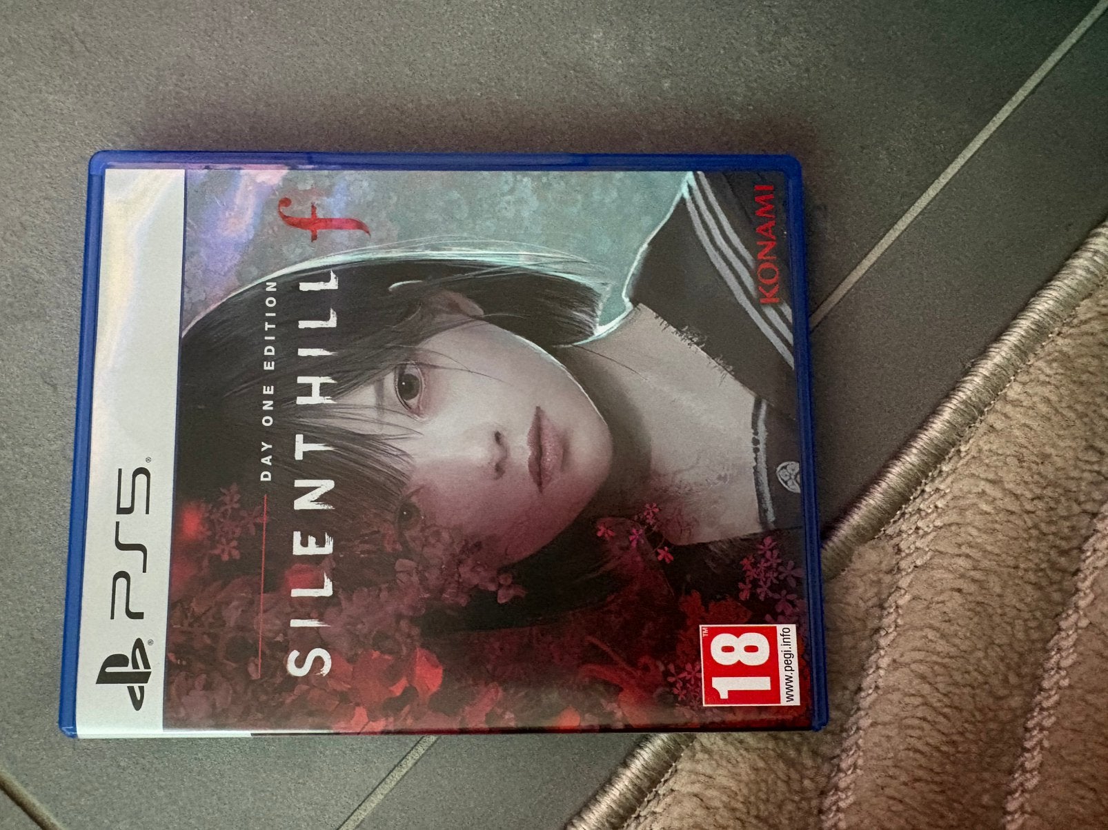 Silent Hill f, Ophalen, Zo goed als nieuw