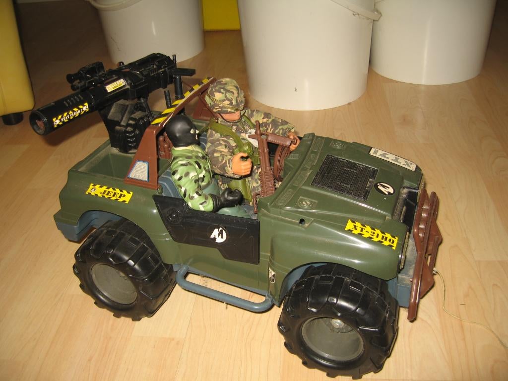 Action man jeep met twee figuren, Ophalen, Zo goed als nieuw