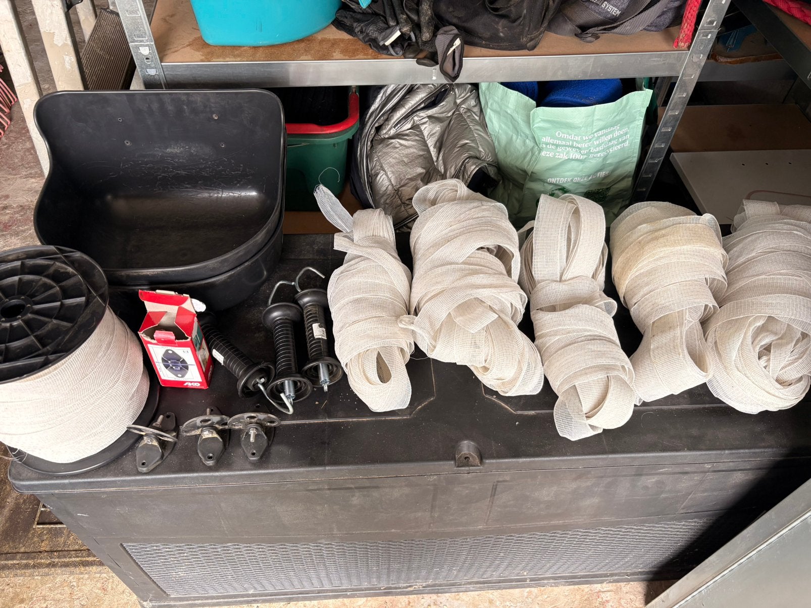 Clôtures, 5 piquets, 3 attaches, 3 poignets, 2 mangeoires, Animaux & Accessoires, Pâturage