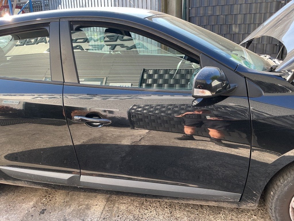 PORTE AVANT DROITE Renault Megane III Berline (BZ), Renault, Utilisé, Peter-Huppertz-Straße 5
51063  Köln, DE, Porte