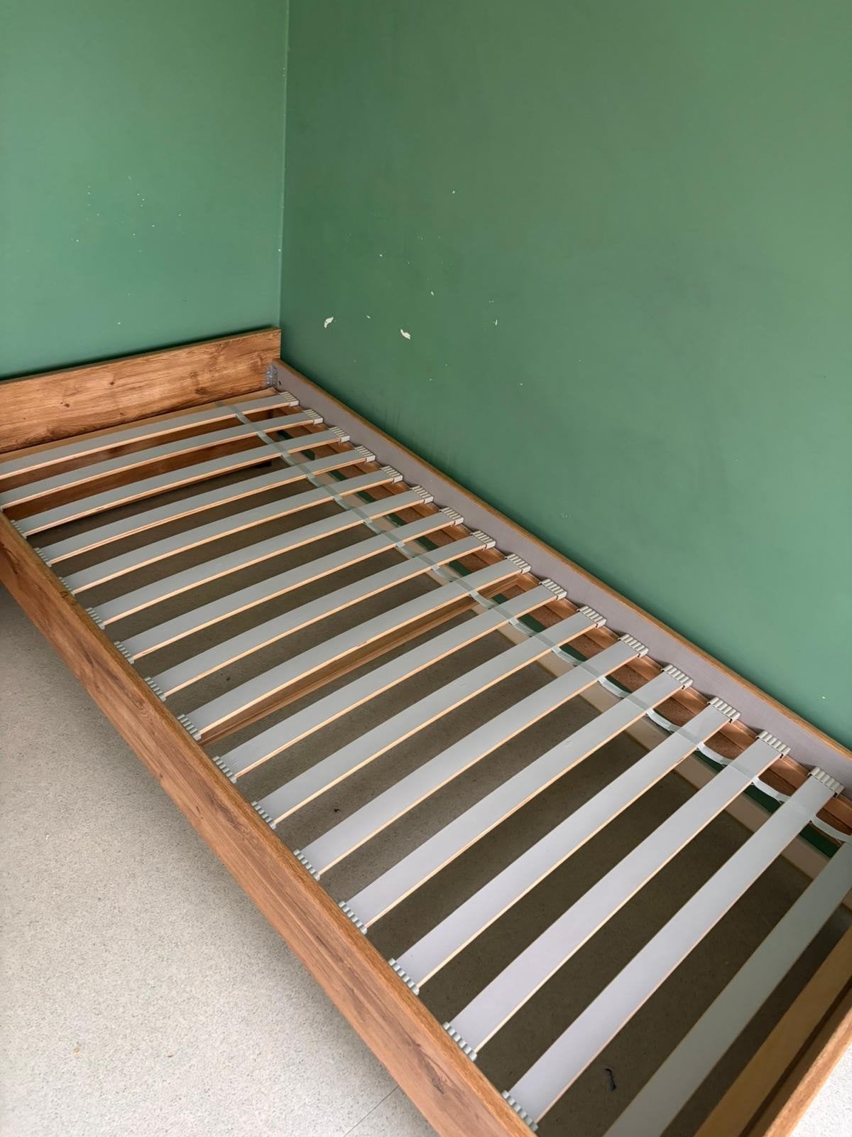 bed met nachtkastje, Huis en Inrichting, Slaapkamer | Bedden, Ophalen