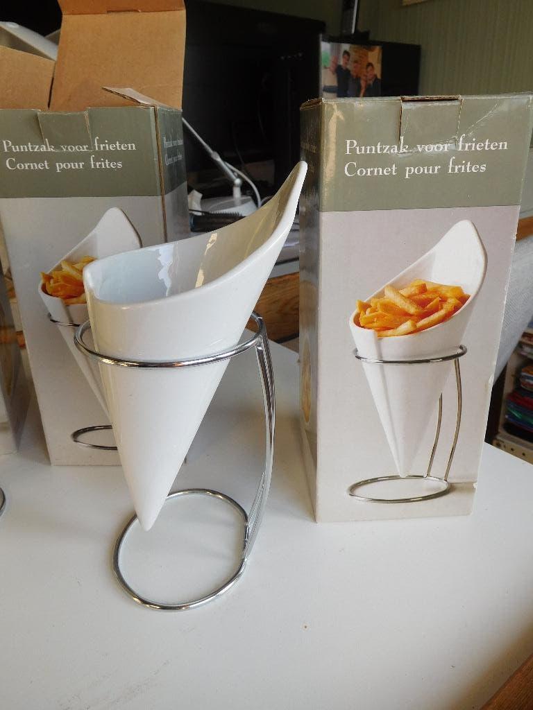 4 cornets frites NEUFS porcelaine blanche avec support inox, Enlèvement ou Envoi, Neuf, Porcelaine