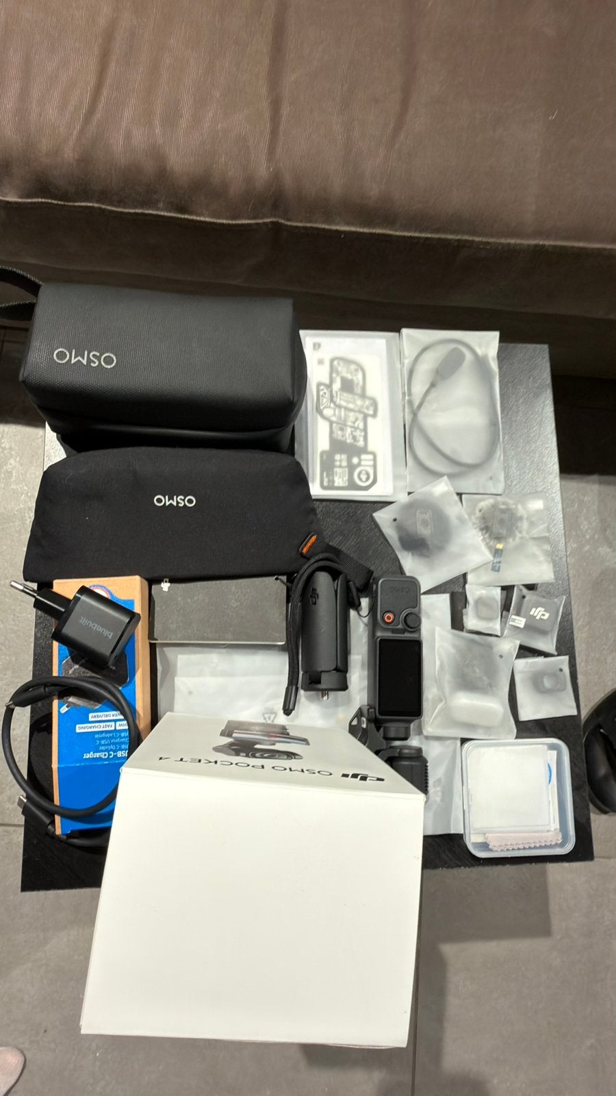 DJI OSMO POCKET 4 Creator combo + USB C oplader 30W zwart, Audio, Tv en Foto, Ophalen, Camera