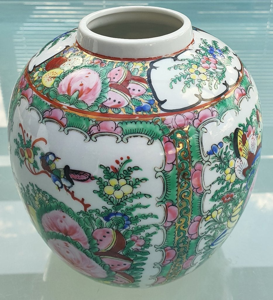 Mooie chinese vaas met stempel van Famille en bord, Antiek en Kunst, Antiek | Vazen, Ophalen of Verzenden