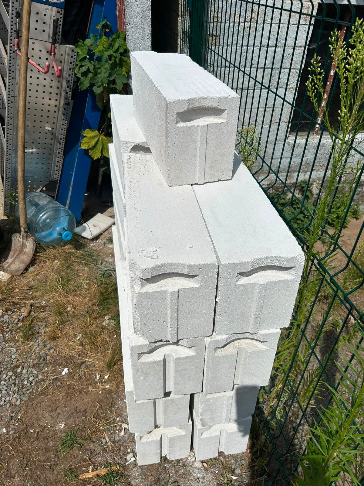 17 betonblokken, Ophalen