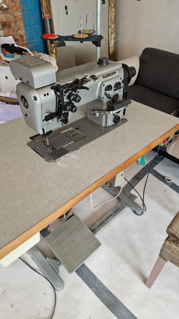 Naaimachine, Ophalen of Verzenden, Zo goed als nieuw, Naaimachine