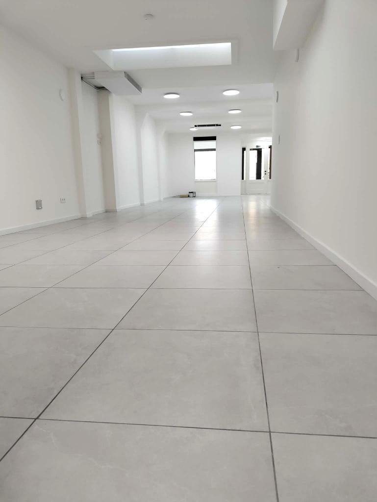 Handelsgelijkvloers te koop in Bredene, 115 m², Ostende, Jusqu'à 200 m², Autres types
