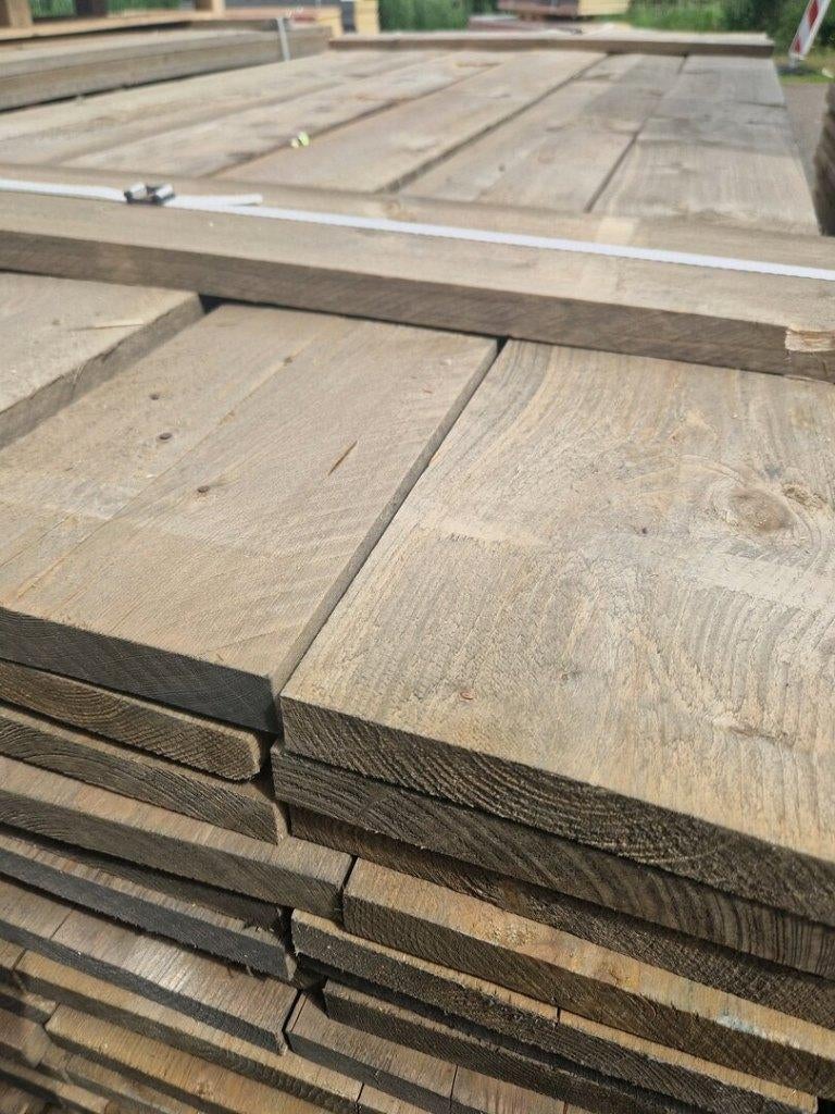 BOIS DE MENUISERIE ; VIEILLES PLANCHES D'ÉCHAFAUDAGE 30X200, Enlèvement