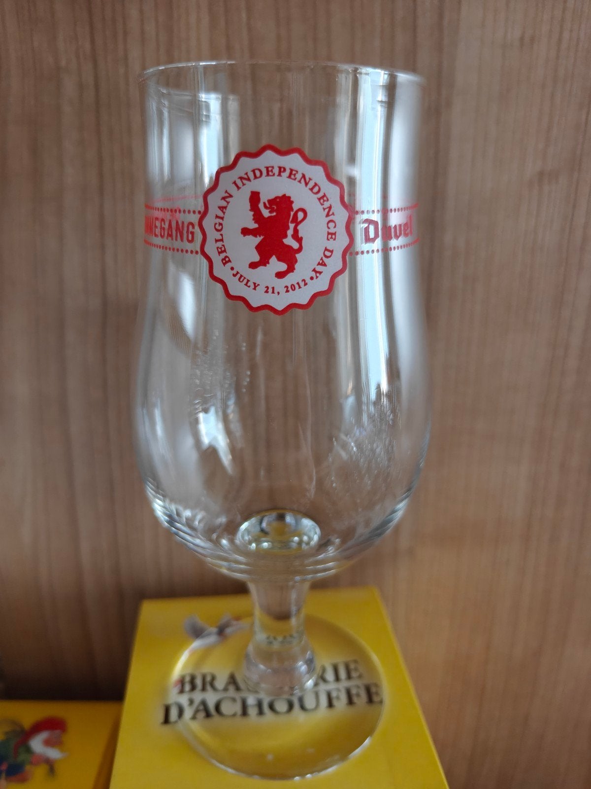 belgian independence day 2012 glas Duvel chouffe ommegang, Collections, Marques de bière, Enlèvement ou Envoi, Comme neuf, Verre ou Verres