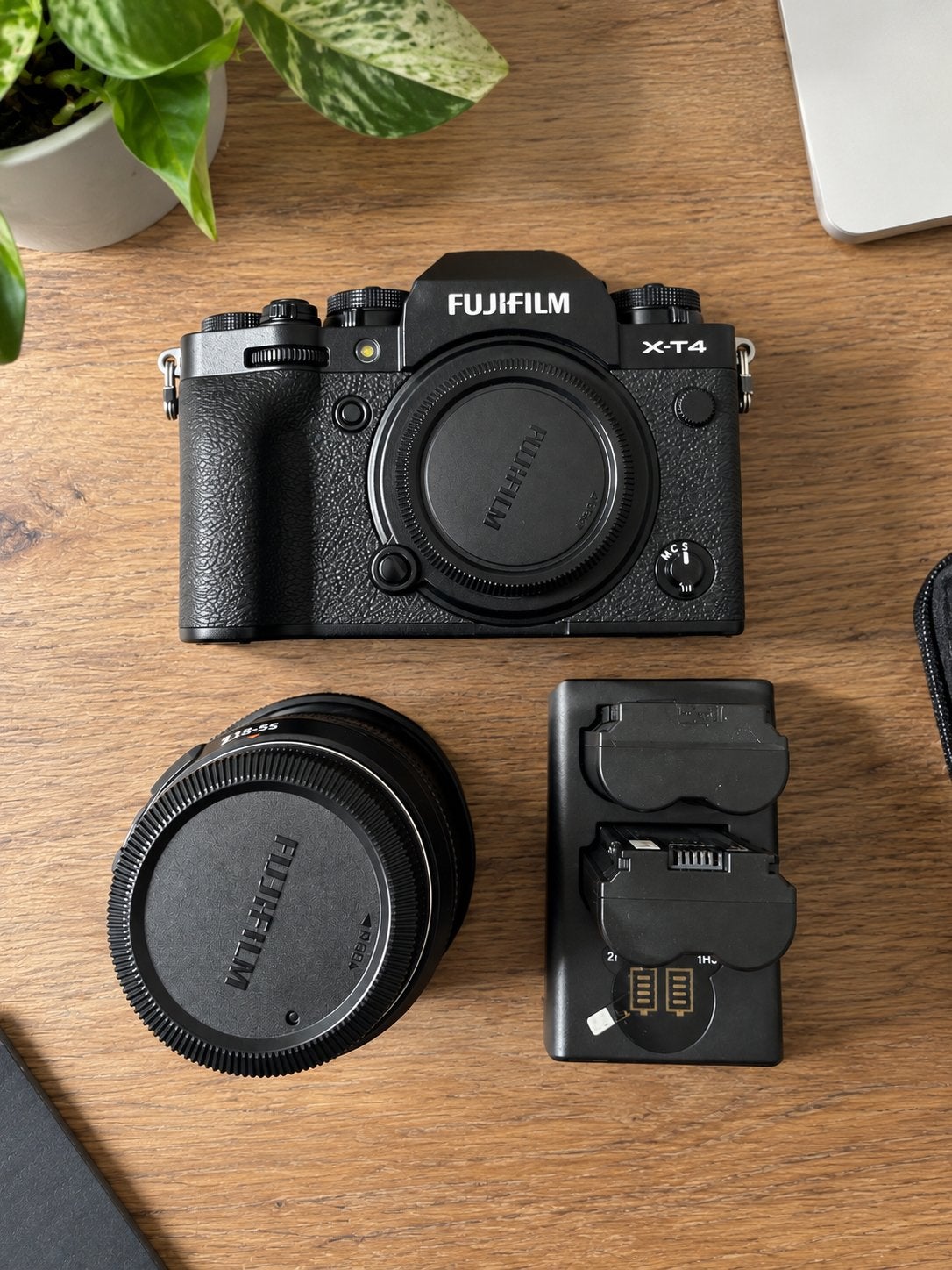 Fujifilm X-T4 + Objectif XF 18-55mm + Accessoires, TV, Hi-fi & Vidéo, Enlèvement, Comme neuf, Chargeur, Fujifilm