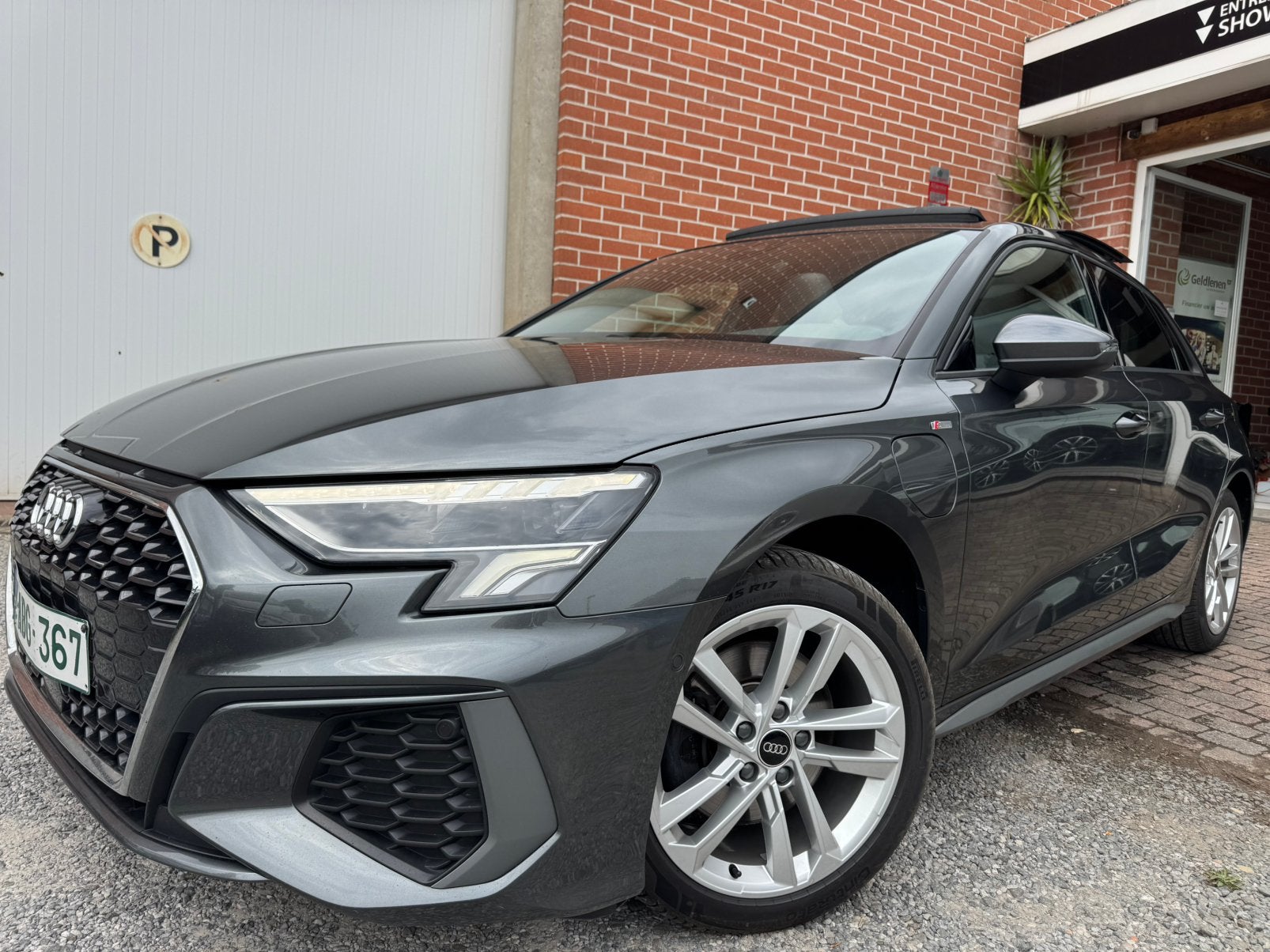 Audi A3 Sportback 40 TFSIe  3x S line Toit Pano 21200 HTVA, Auto's, 4 cilinders, 31 g/km, 5 zetels, Grijs