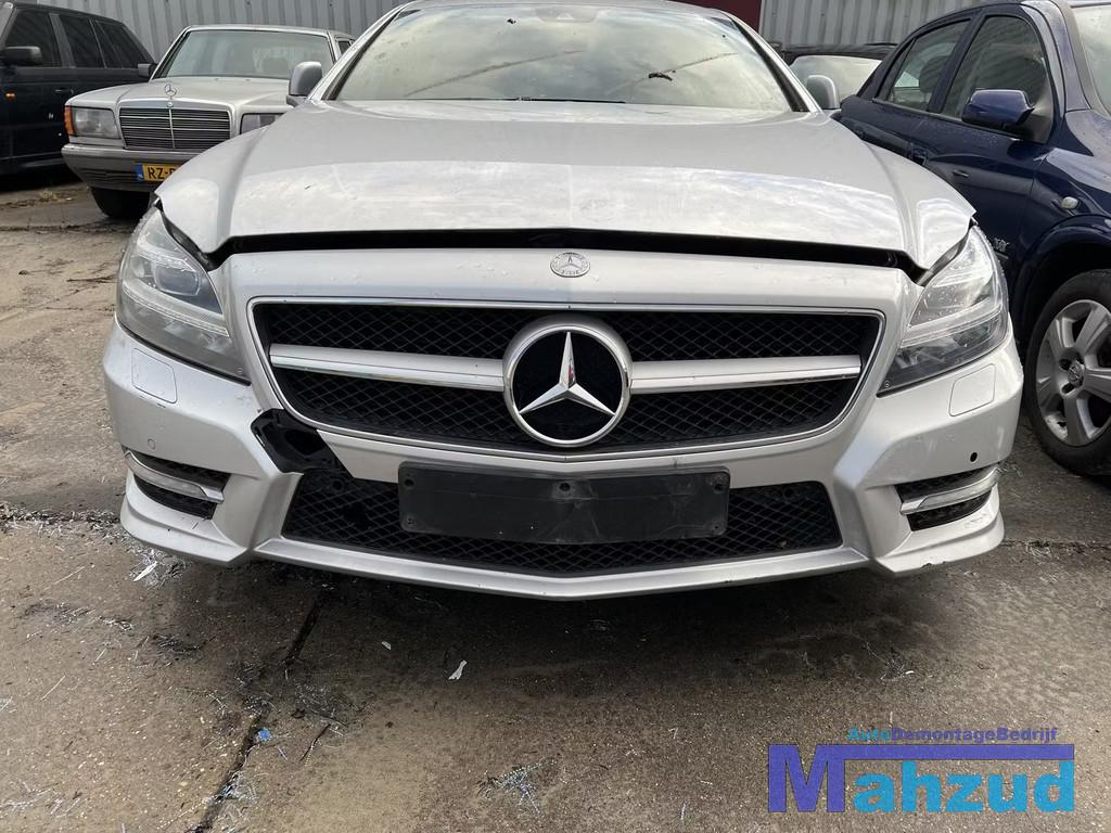 MERCEDES CLS X218 AMG Zilver 775 Voorbumper 2012-2017, Auto-onderdelen, Gebruikt, Mercedes-Benz AG, Voor, Mercedes-Benz