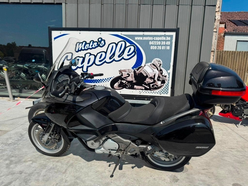 Honda	Deauville 700, Motos, Motos | Honda, Entreprise, Plus de 35 kW, 700 cm³