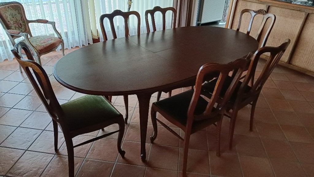 Ovale tafel en/of 6 stoelen vanaf 50 euro, Ophalen