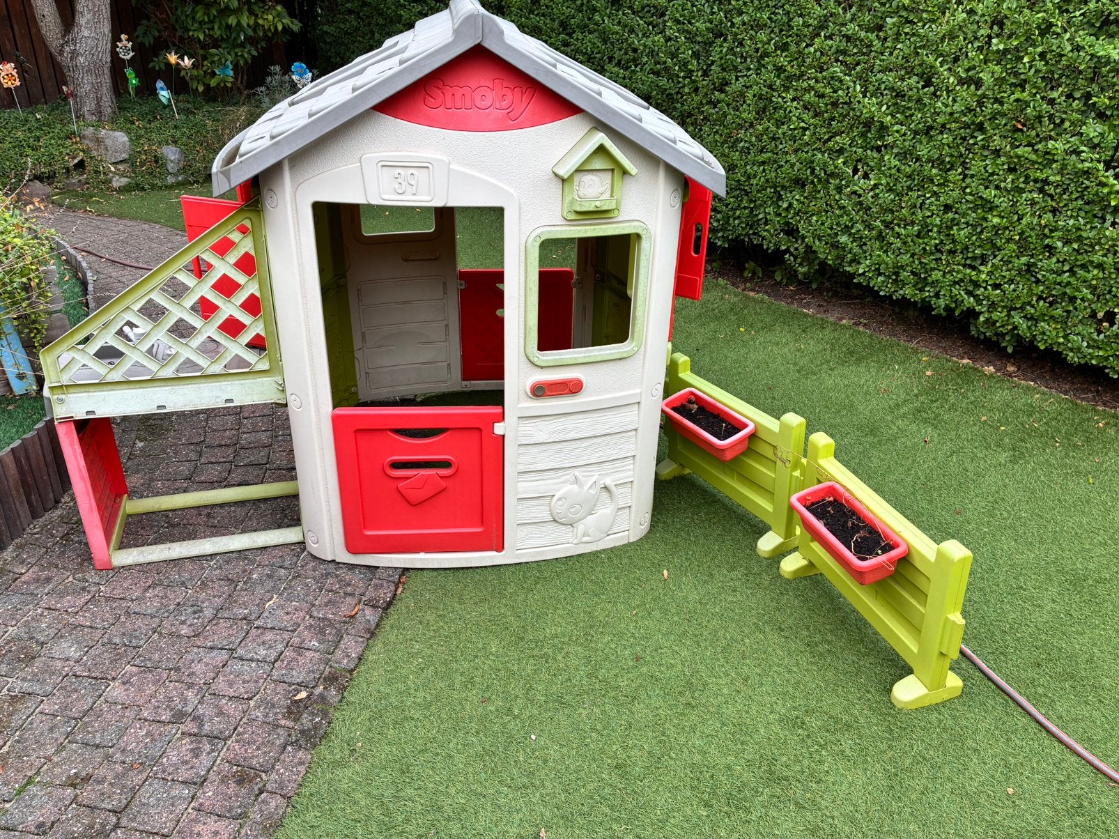 Smoby speelhuisje met afwasbak en plantenbakjes, Ophalen, Gebruikt
