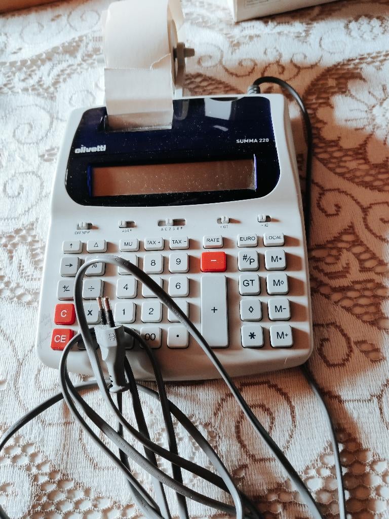 elektrische rekenmachine en een voorraad rolletjes papier, Ophalen, Grafische rekenmachine, Zo goed als nieuw