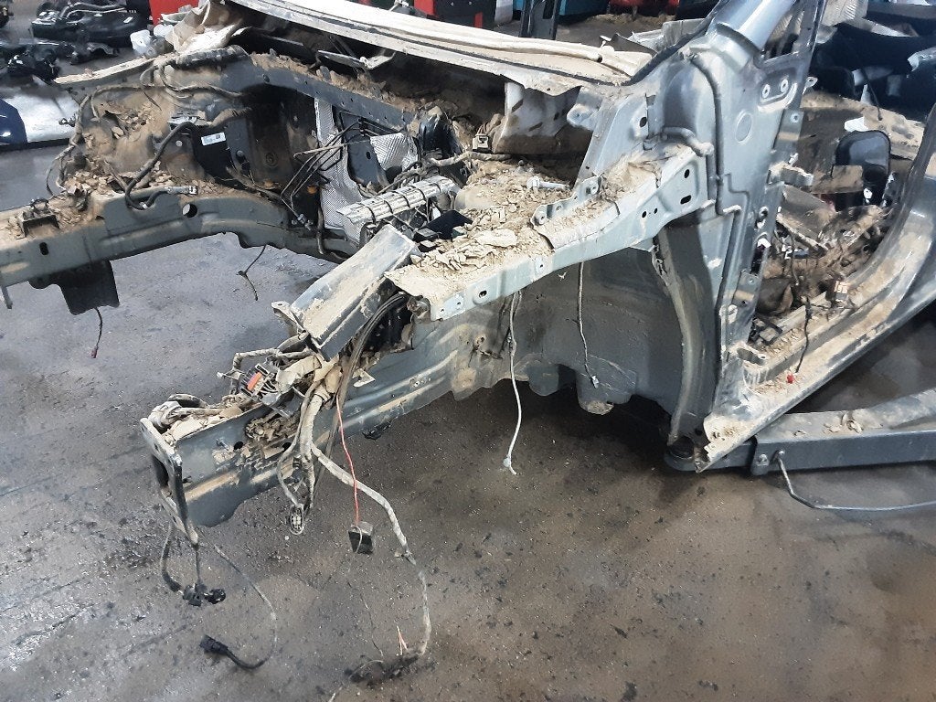 PARE BOUE AVANT GAUCHE Volkswagen Caddy Combi V (SBB / SBJ), Volkswagen, Volkswagen AG, Garde-boue, Utilisé