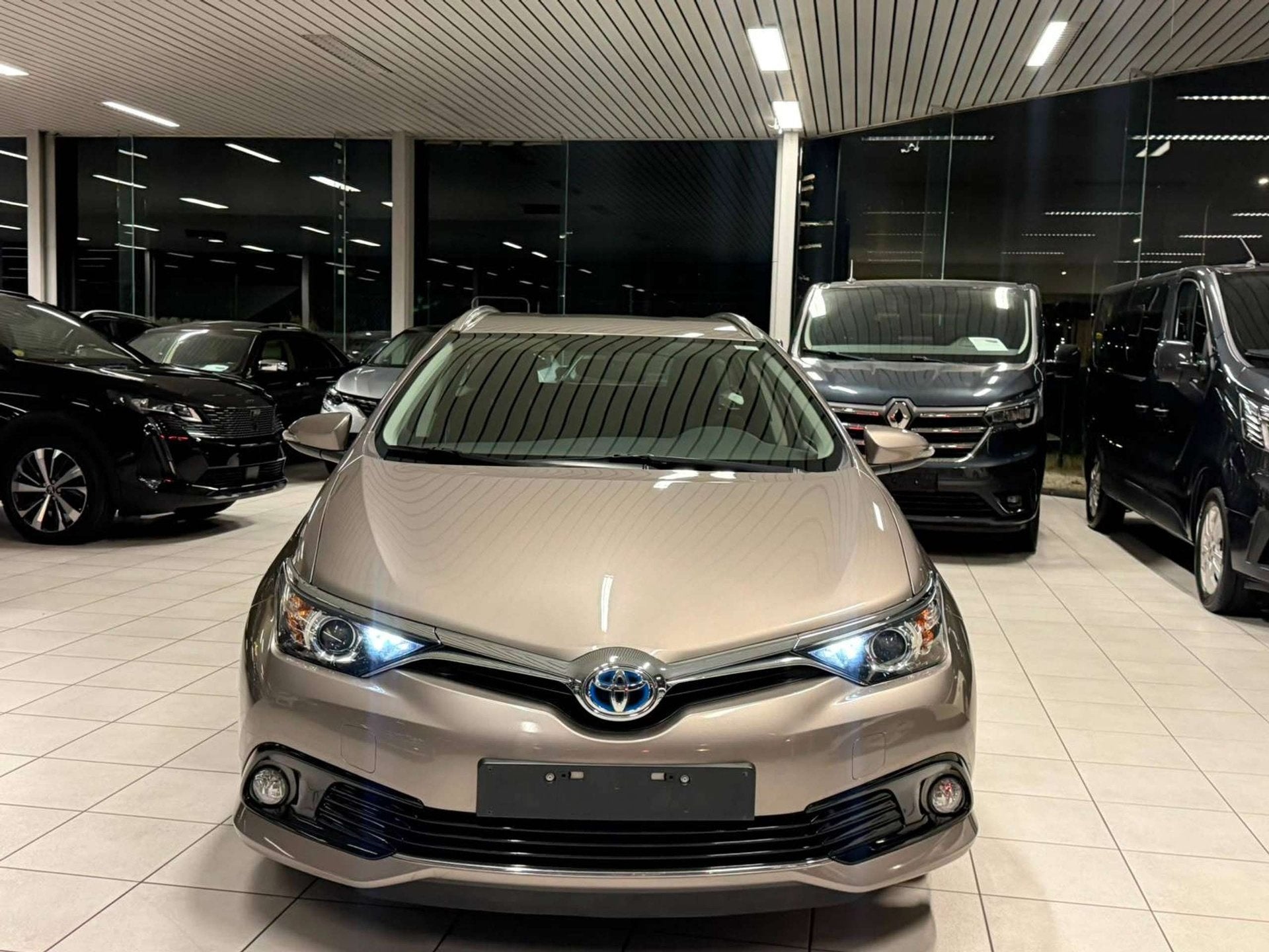 Toyota Auris Toyota Auris 1.8 Essence/Hybride Automatique 73, Auto's, Automaat, Gebruikt, Euro 6, 5 deurs