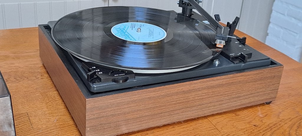 Dual 1210 volautomatische platenspeler in prachtige staat, Automatisch, Ophalen of Verzenden, Zo goed als nieuw, Platenspeler