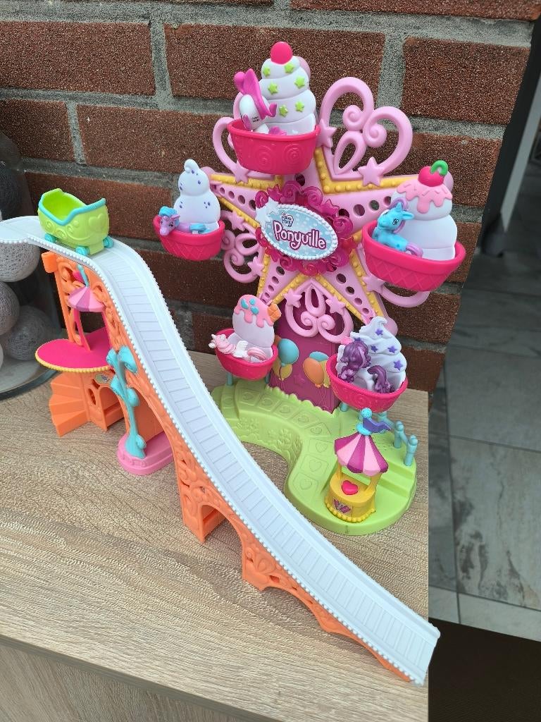 My Little Pony Ponyville Deluxe Speelset, Ophalen of Verzenden, Zo goed als nieuw
