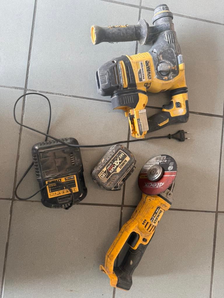Dewalt klopboormachine en slijpmachine baterij en oplader, Doe-het-zelf en Bouw, Klopboormechanisme, Ophalen, Boormachine, Gebruikt