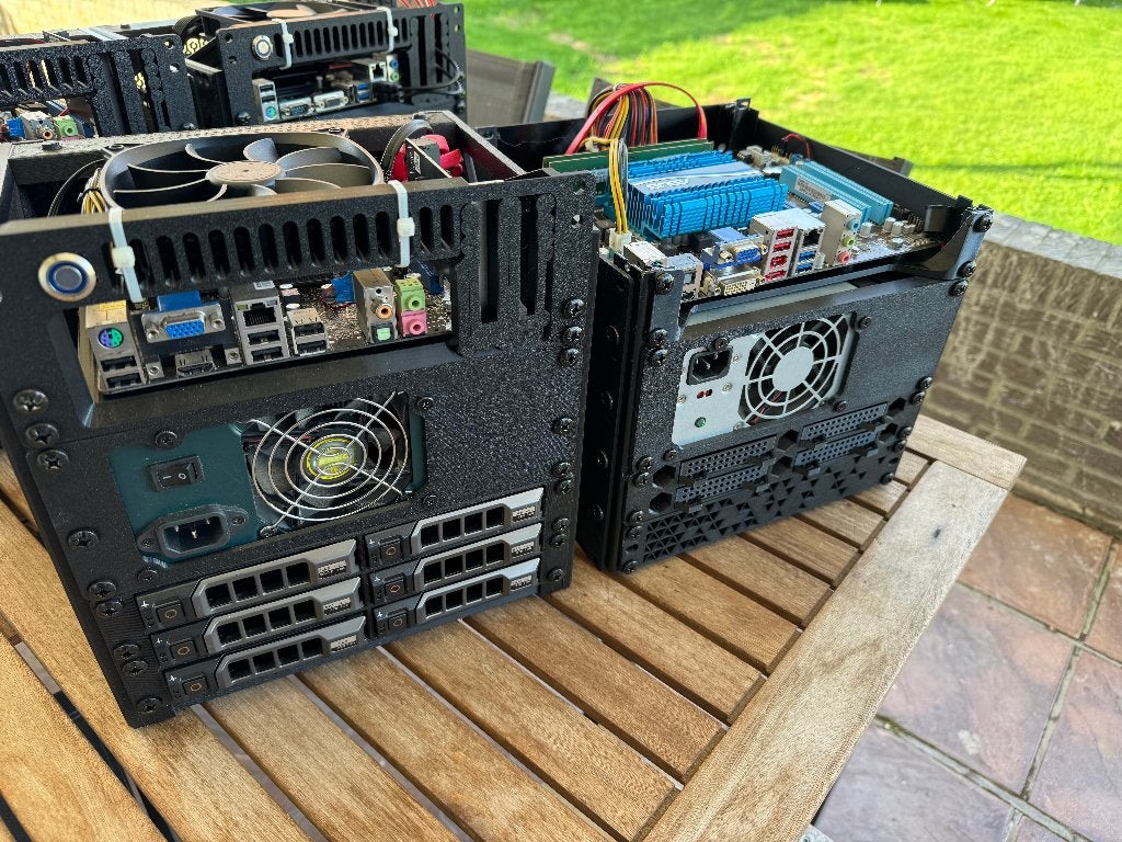 Custom NAS Server / Home Lab - Hot-Swap Bays (3D Printed), Computers en Software, Ophalen of Verzenden