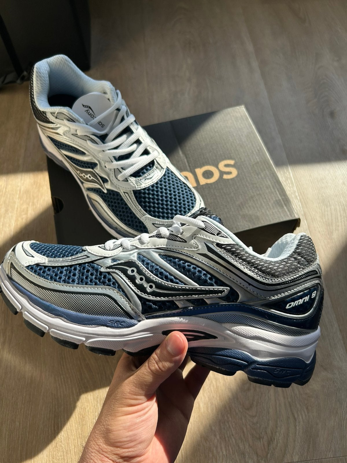 Saucony omni 9 bleu marine taille 43, Enlèvement ou Envoi, Comme neuf