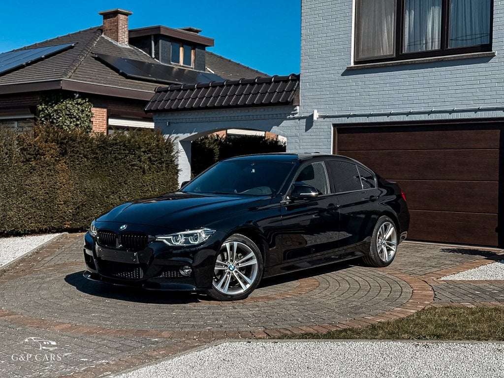 BMW 318D M Performance/LED/Navi/Cruise control/PDC/Black, Auto's, Automaat, Zwart, Bedrijf, 119 g/km