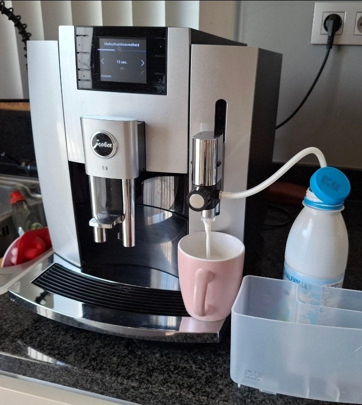 Jura E8 EB in goede staat, Elektronische apparatuur, Ophalen, Koffiemachine
