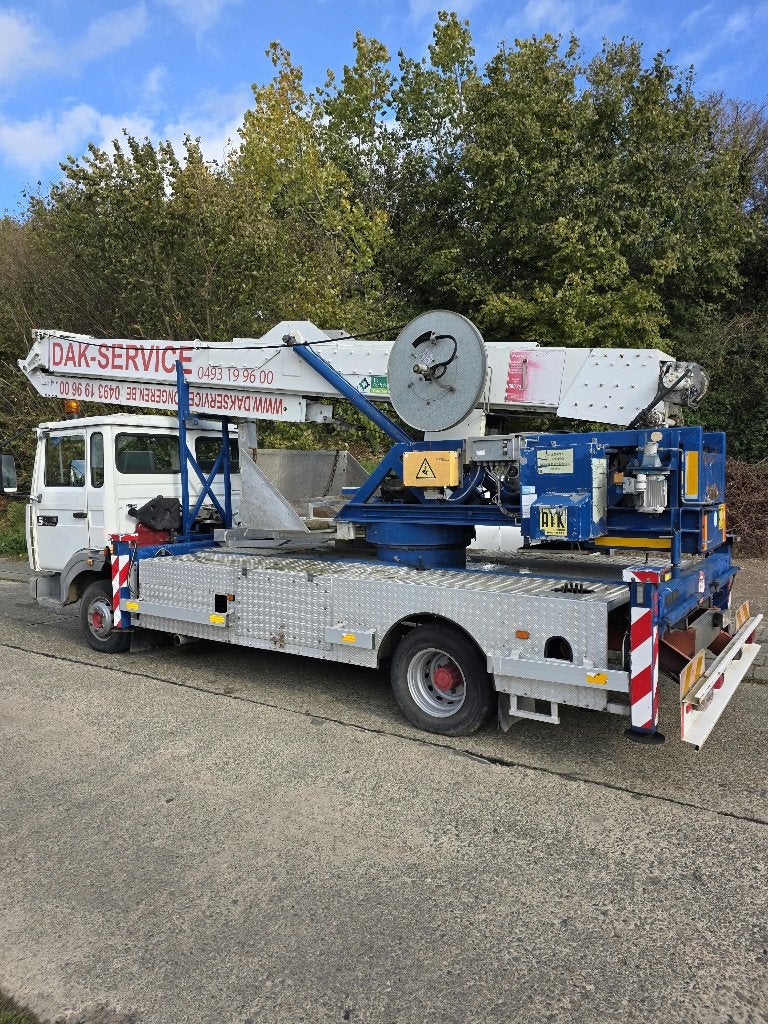 Grue de toiture Renault Midliner en très bon état, Enlèvement