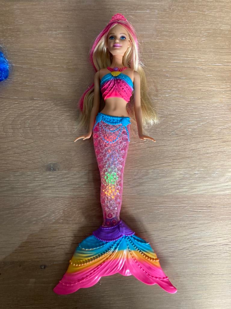 Barbie sirène, Enfants & Bébés, Jouets | Poupées, Enlèvement, Utilisé, Barbie