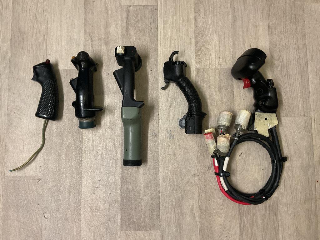 Flight control sticks stuurknuppel f104, Tornado, Hunter,, Verzamelen, Militaria | Algemeen, Luchtmacht, Verzenden