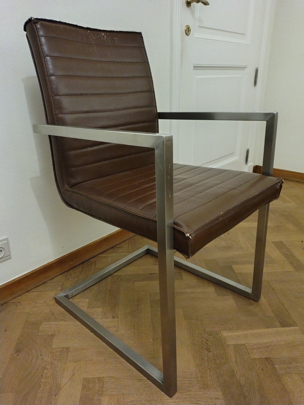 6 stoelen, Ophalen