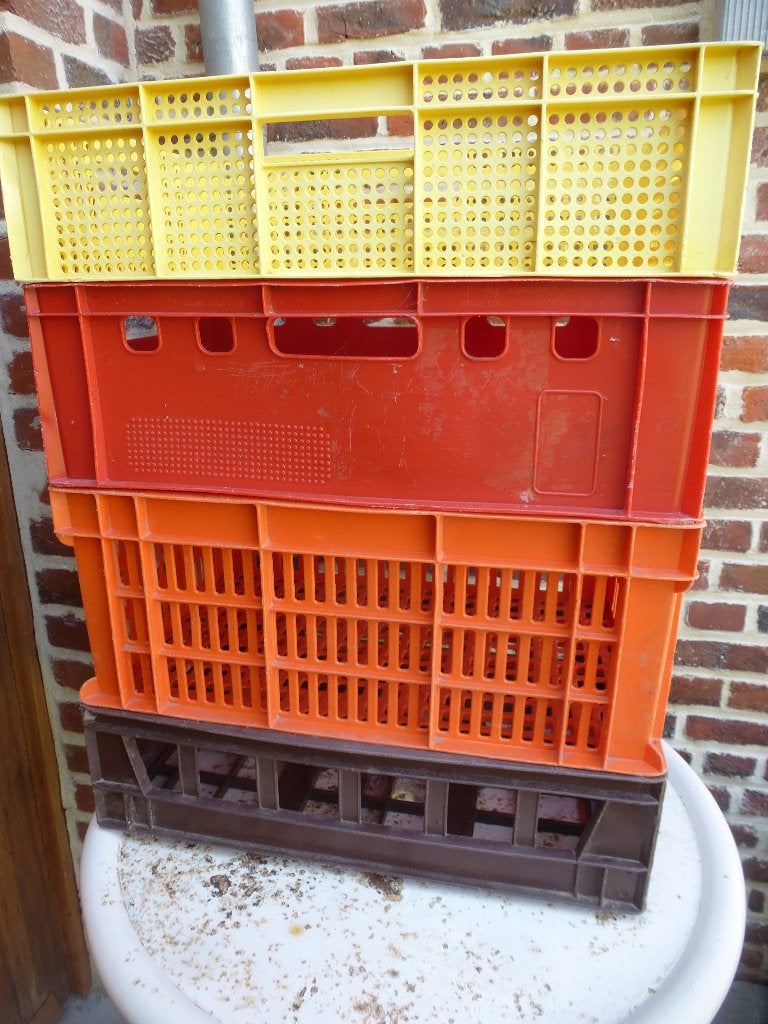 4 bacs en plastique empilables très robustes, 50 à 100 cm, Synthétique, Enlèvement, Utilisé