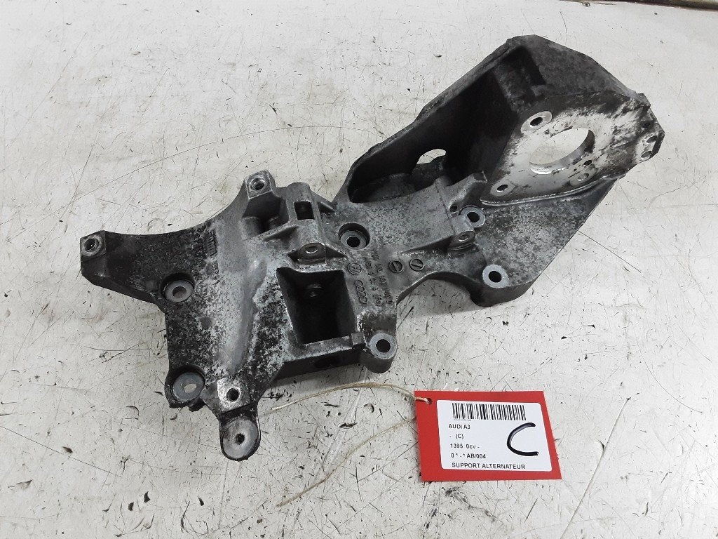 SUPPORT ALTRENATEUR Audi A3 Sportback (8PA) (03L903143D), Mevr. I. Hauben, Audi, Utilisé, Rue de l'Espoir 34 34
4030  GRIVEGNÉE, BE