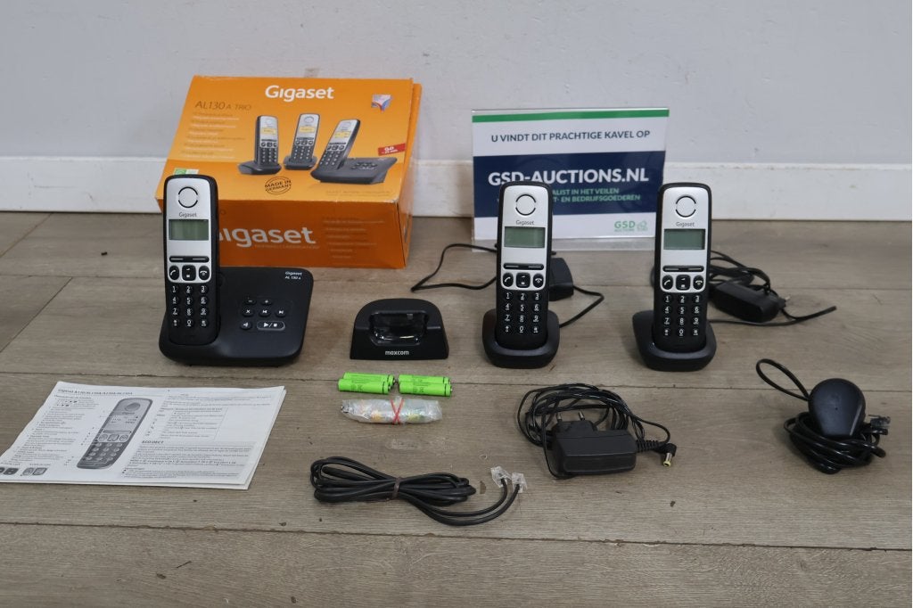 Set van drie Gigaset DECT telefoons met antwoordapparaat, Télécoms, Téléphones fixes | Combinés & sans fil, 3 combinés, Enlèvement ou Envoi