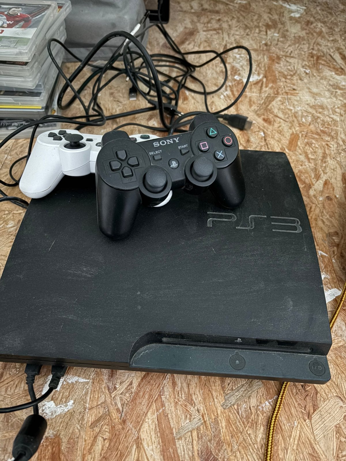 Ps3 avec 2 manettes, Consoles de jeu & Jeux vidéo, Enlèvement, Comme neuf, Avec 2 manettes