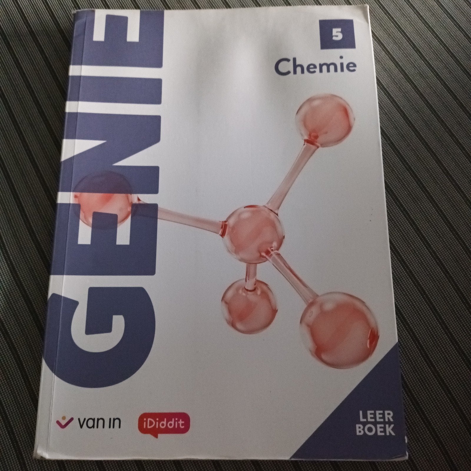 Genie Chemie 5 - leerboek, Ophalen of Verzenden, Nederlands