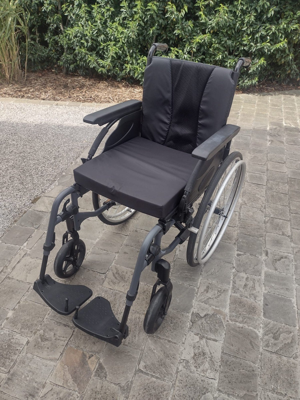 Fauteuil roulant décent, Enlèvement, Pliant, Utilisé, Fauteuil roulant à pousser
